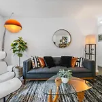 Modern Monthly Lower East Side One Bedroom