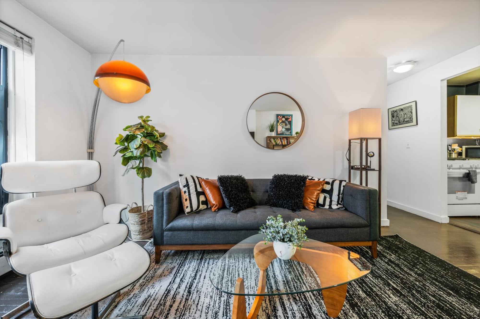Modern Monthly Lower East Side One Bedroom Apartment New York