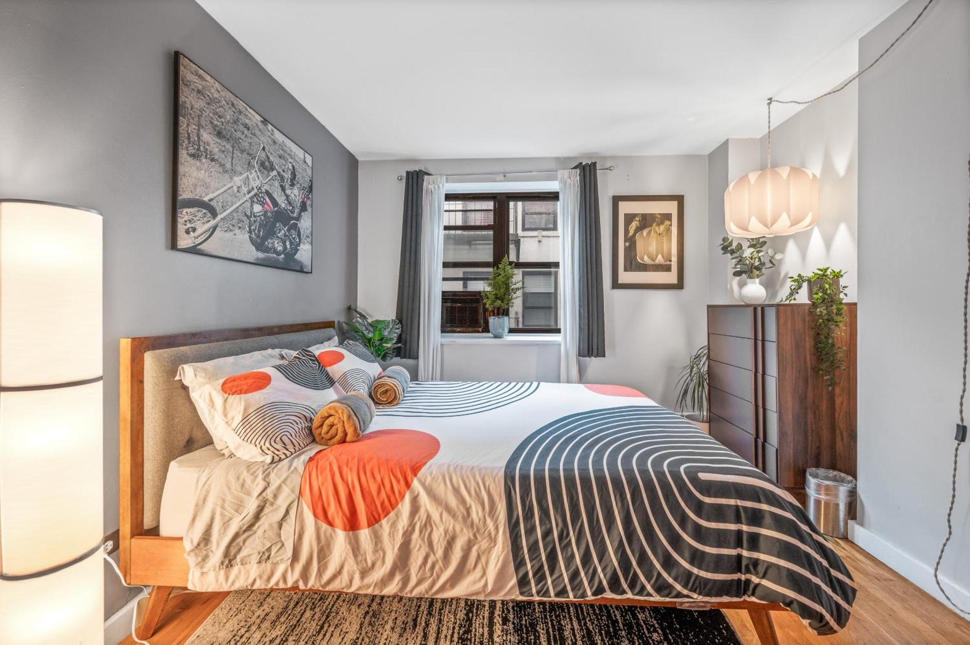 Modern Monthly Lower East Side One Bedroom *