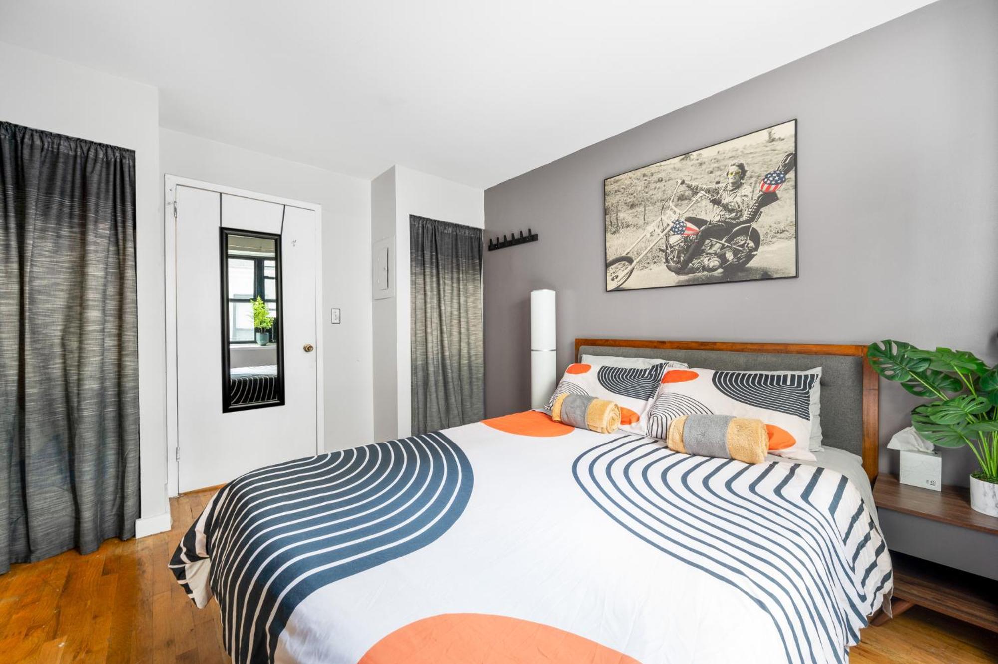 Modern Monthly Lower East Side One Bedroom *