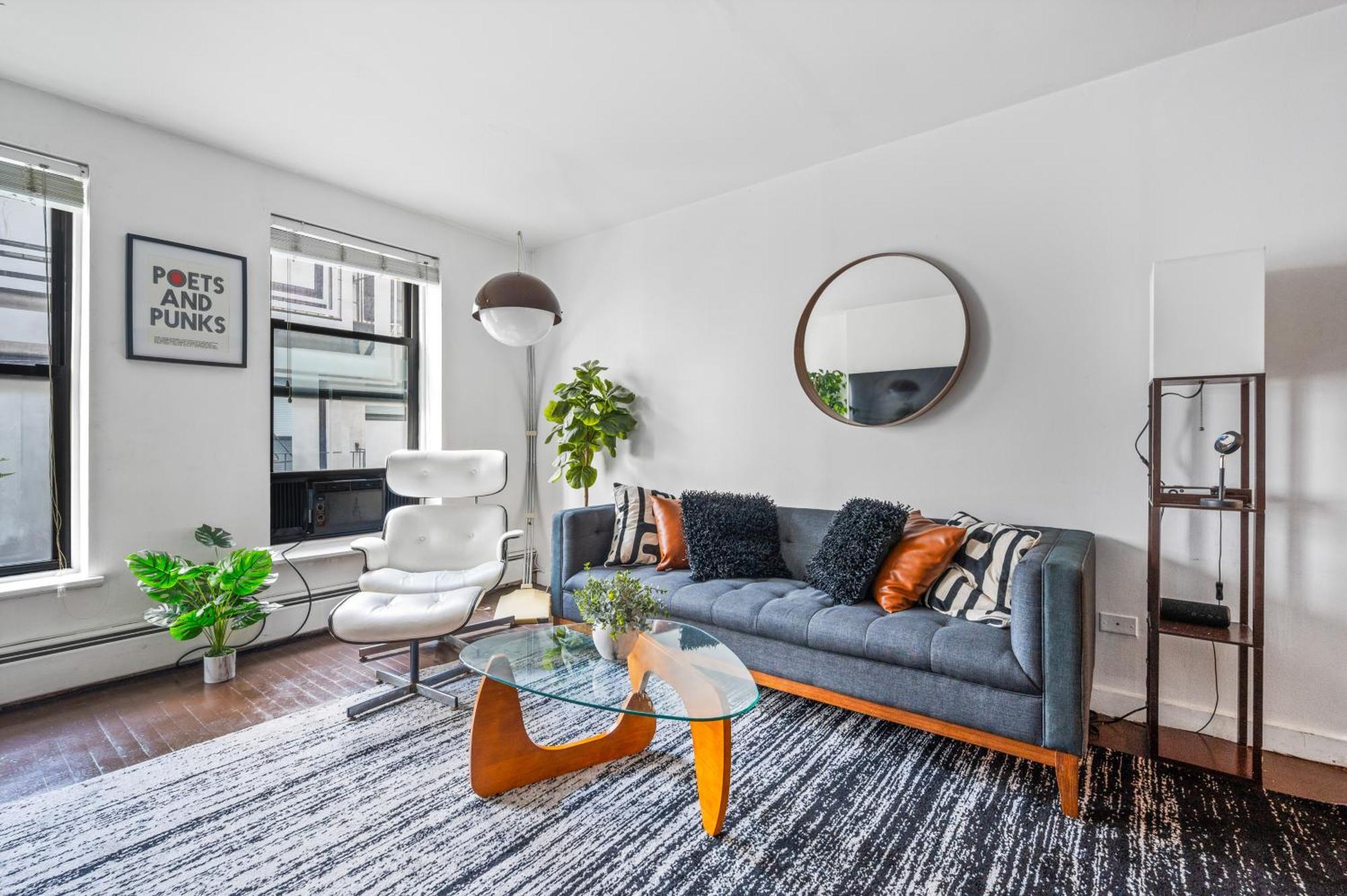 Modern Monthly Lower East Side One Bedroom Apartment New York