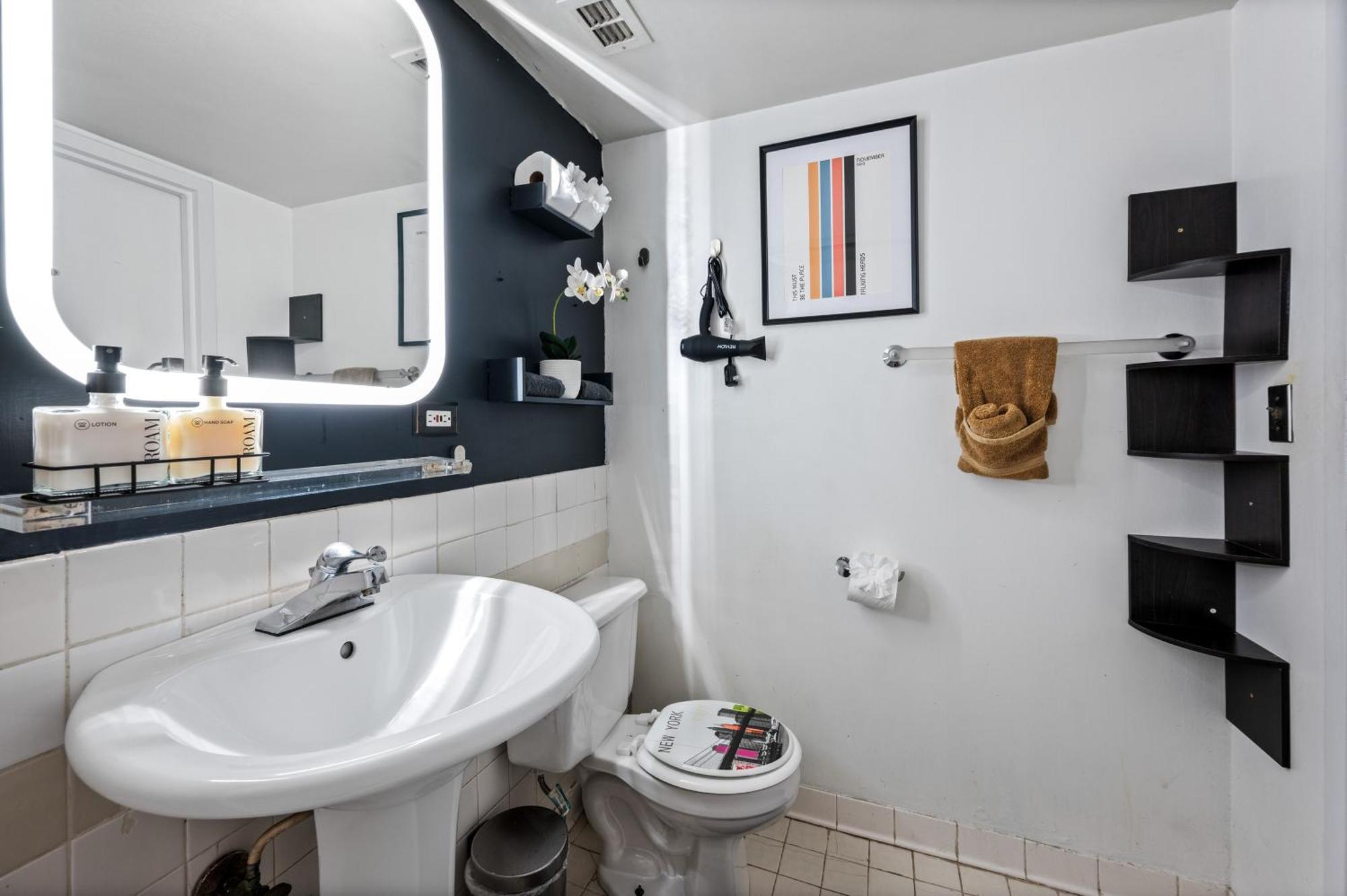 Modern Monthly Lower East Side One Bedroom *